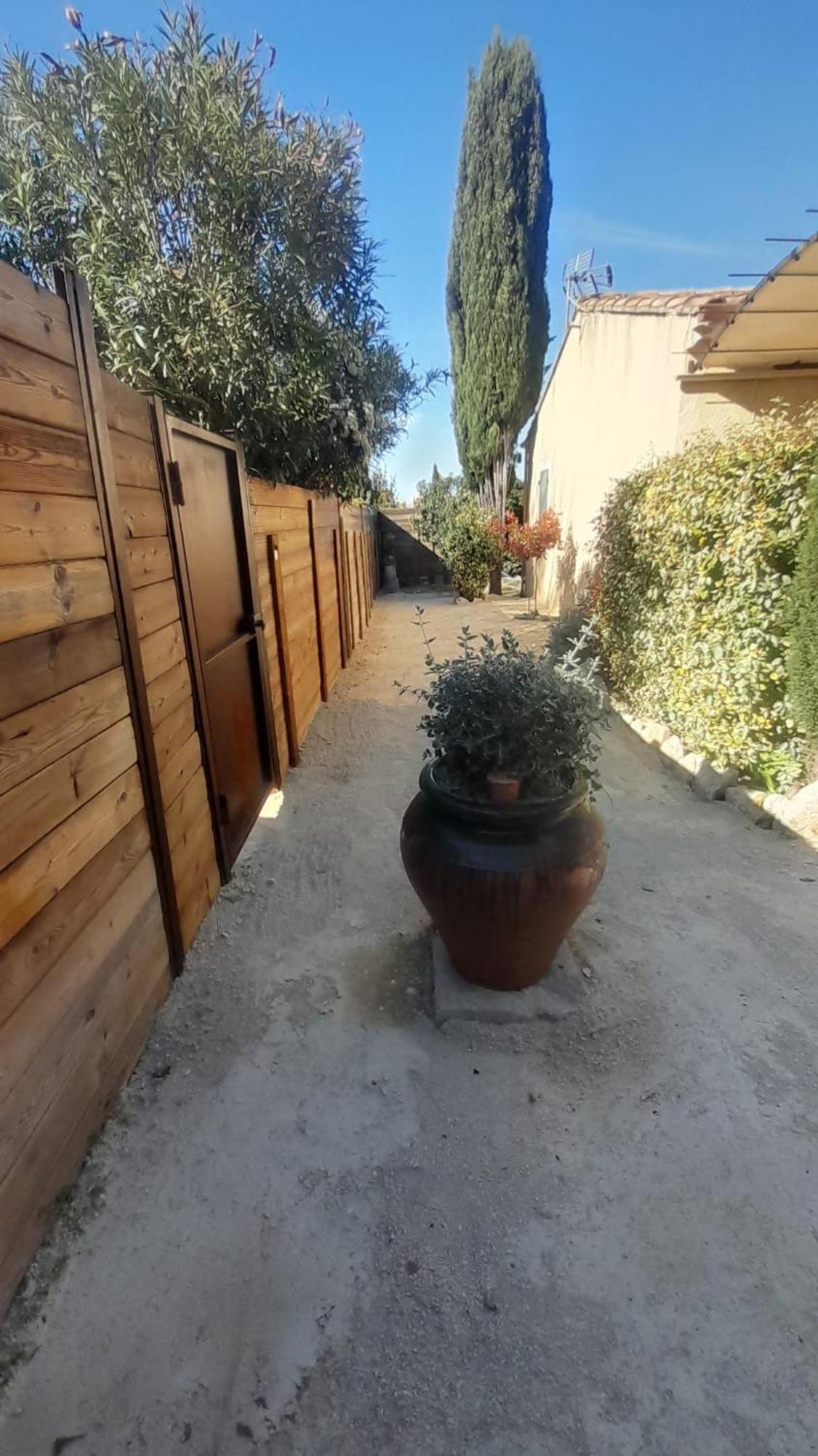 Appartamento Le Mazet De Louise Saint-Rémy-de-Provence Esterno foto